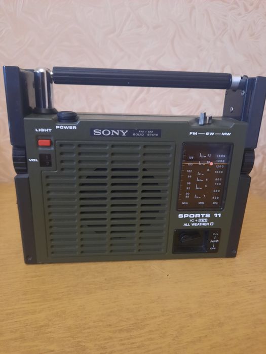 Радиоприемник радіоприймач Sony icf-111B made in Japan