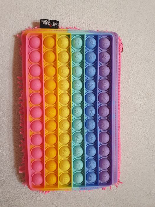 Piórnik Pop Up Smiggle