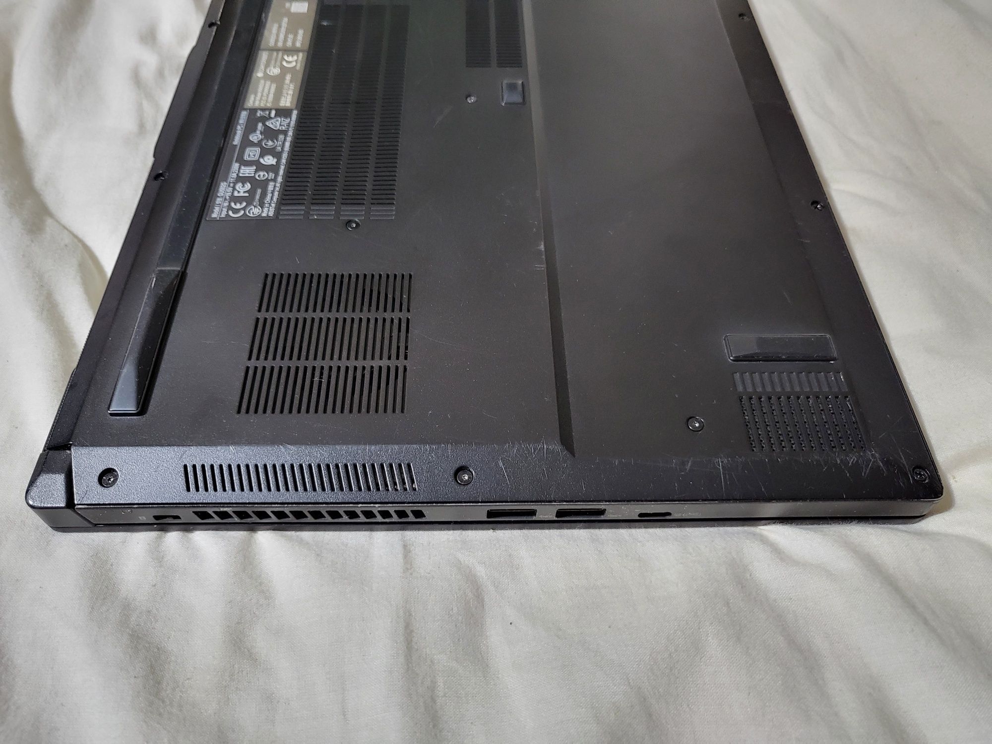 Asus ROG Zephyrus M15 GU502G i7-9750H/16GB/512GB SSD/RTX 2060 6Gb