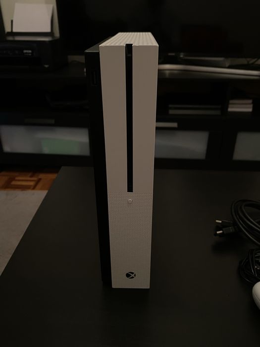 Xbox one s 780 gb