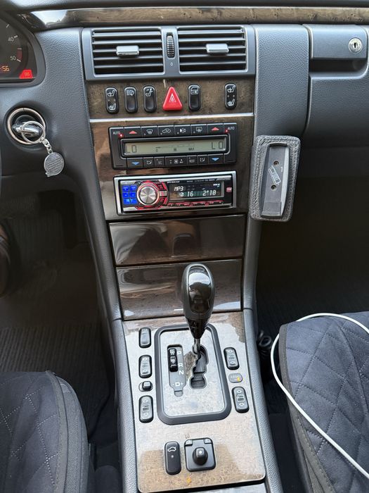 Mercedes W210 E270