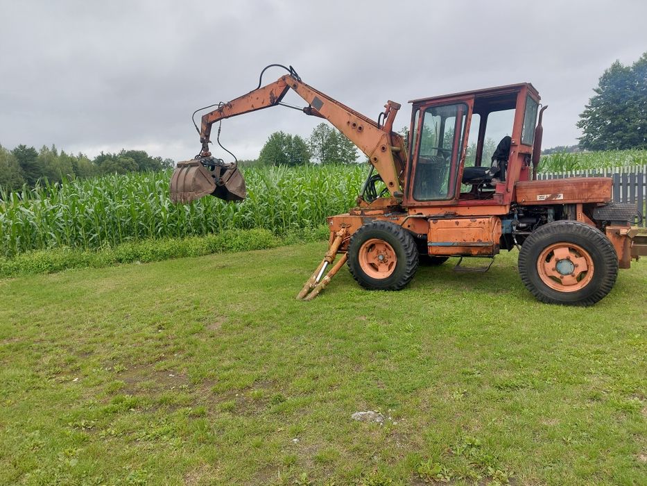 Koparko- ładowarka, cyklop samojezdny