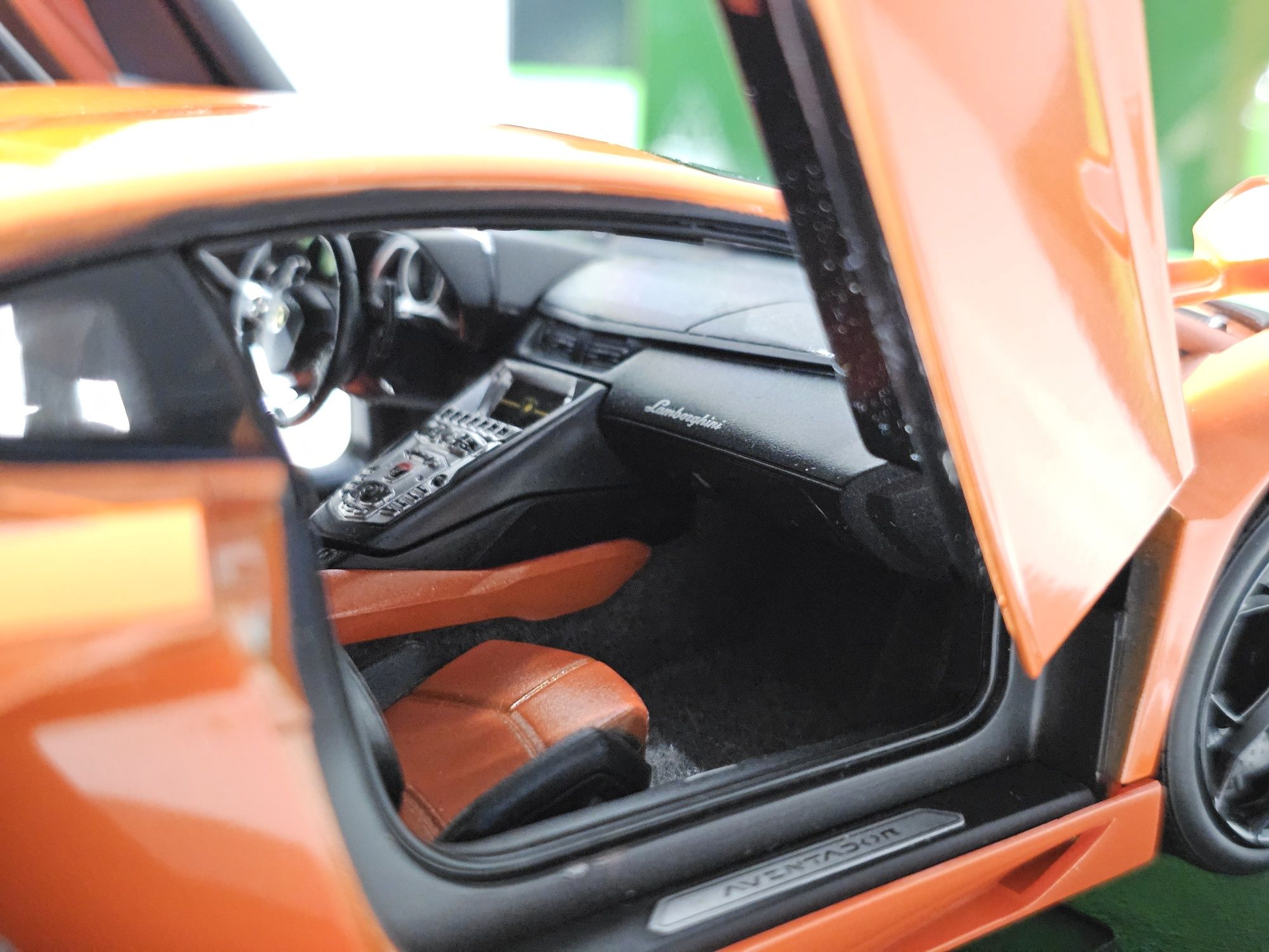 1:18 Lamborghini Aventador LP700-4 Welly NEX