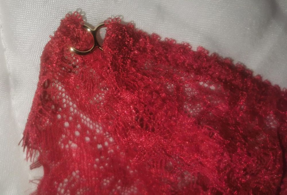 Cuecas vermelhas com renda