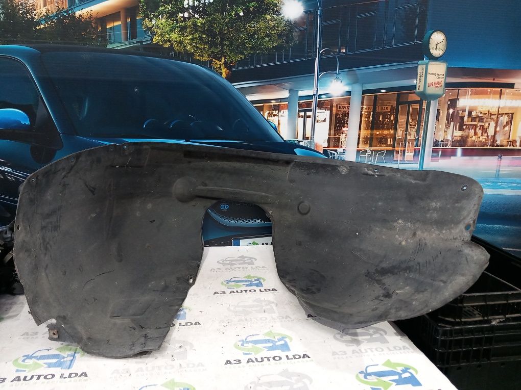 Cave da roda esquerda e direita Volvo C30