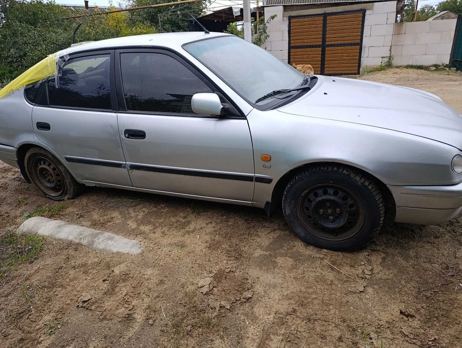 Тойота Королла 98 год 1.6 газ бензин