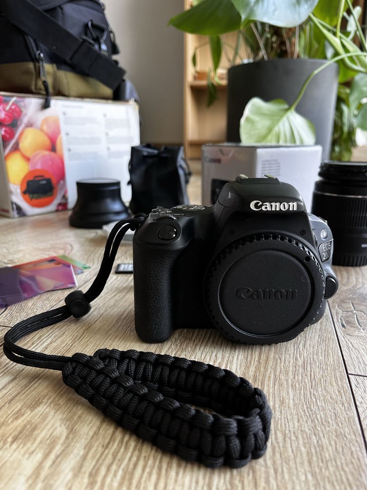 Canon EOS 200D + 2 obiektywy + akcesoria – Zestaw idealny na start!