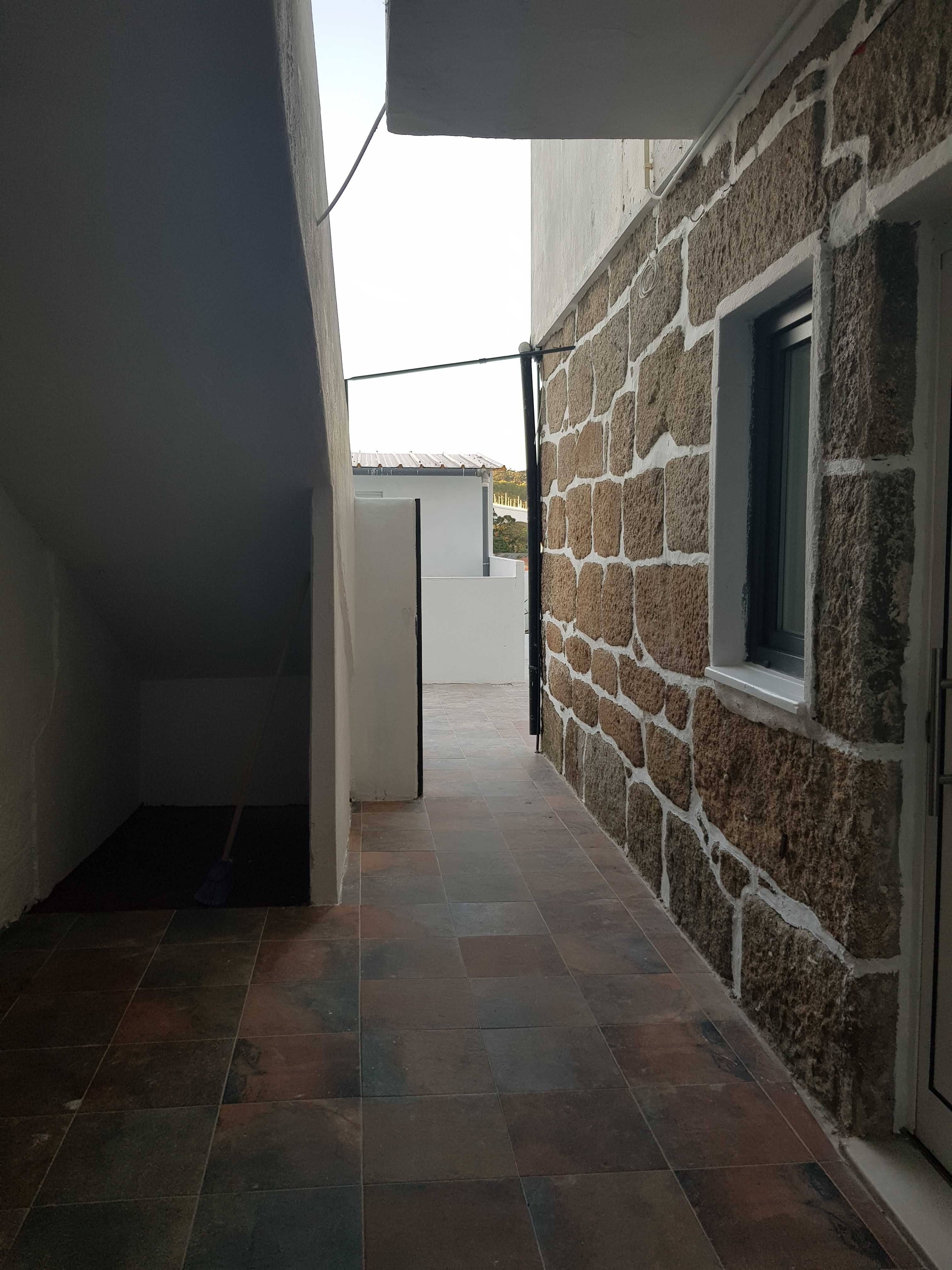 Apartamento T1 com terraço