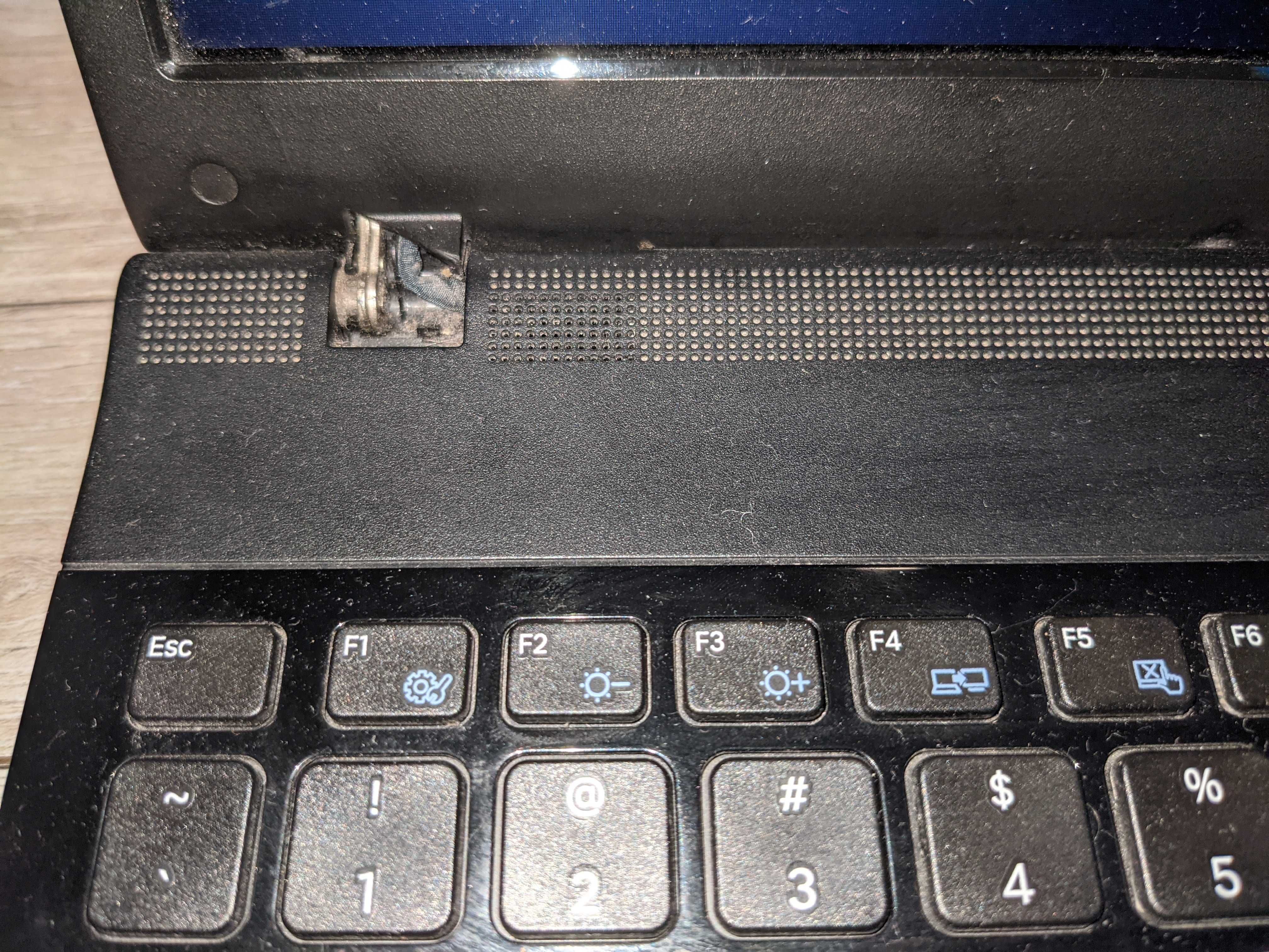 Samsung NP300E5A laptop + myszka 4GB RAM 400GB