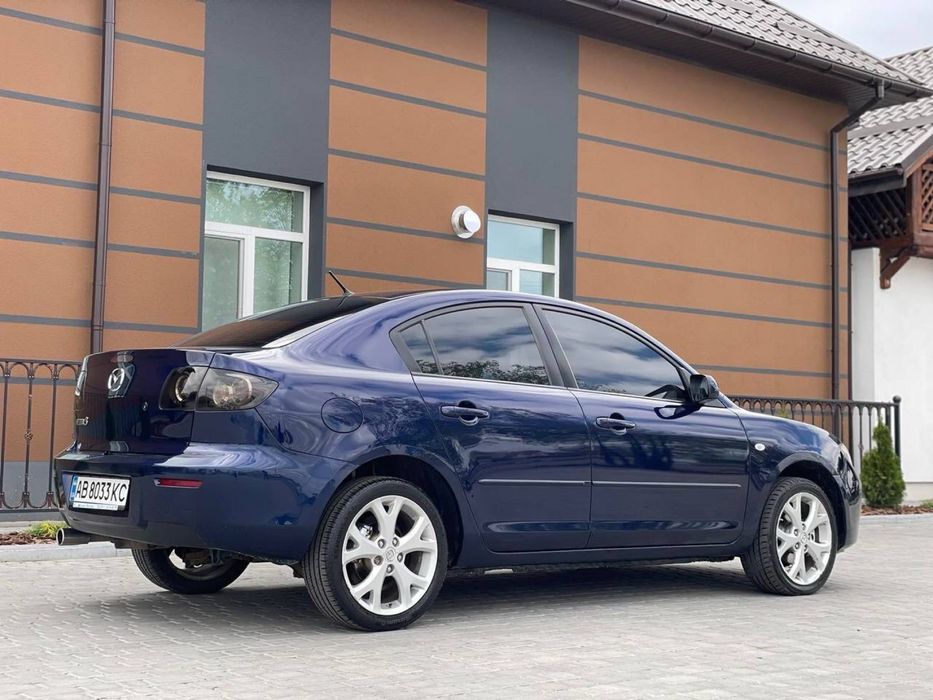 Автомобіль Mazda _ 3