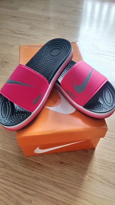 Klapki Nike różowe