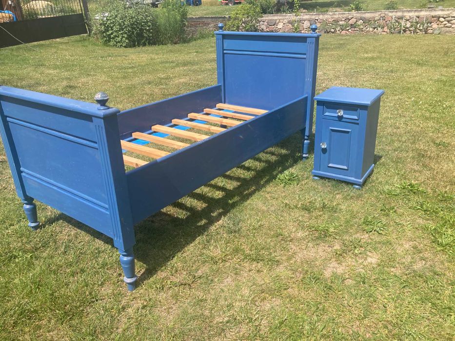 EKLEKTYCZNE łóżko i nakastnik