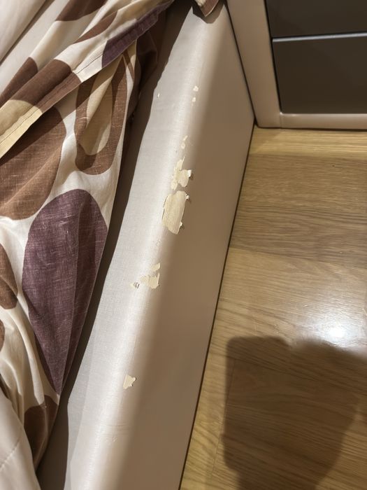 Vendo cama, camiseiros e candeeiros