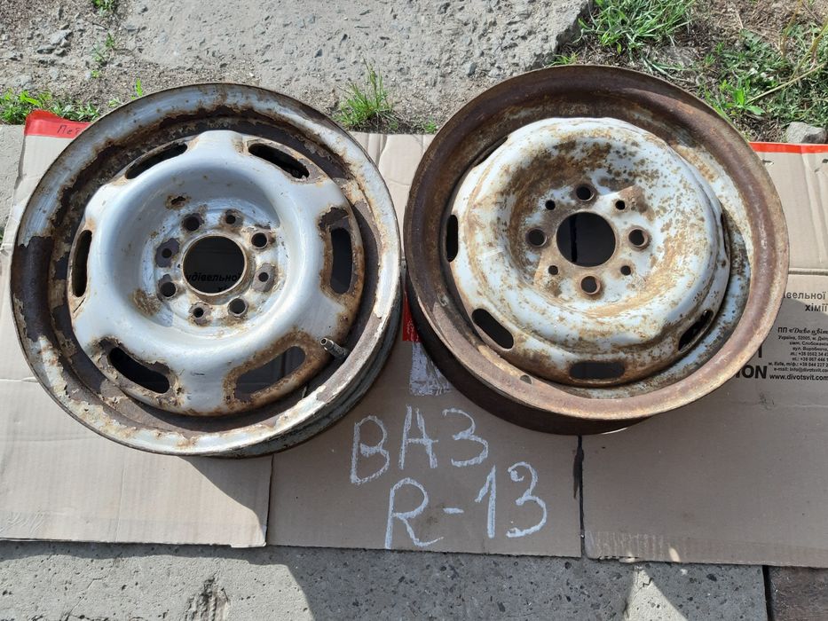 Два диска ВАЗ на R-13 продам