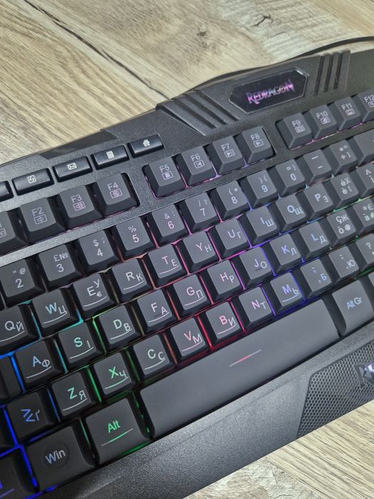 Лазерне гравіювання (ноутбук/ПК), металу, пластику, сувенірів, бренду