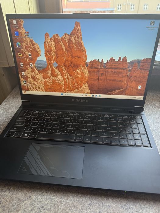 Laptop Gigabyte G5 KF Rtx 4060 32 ram /512GB intel core i5
