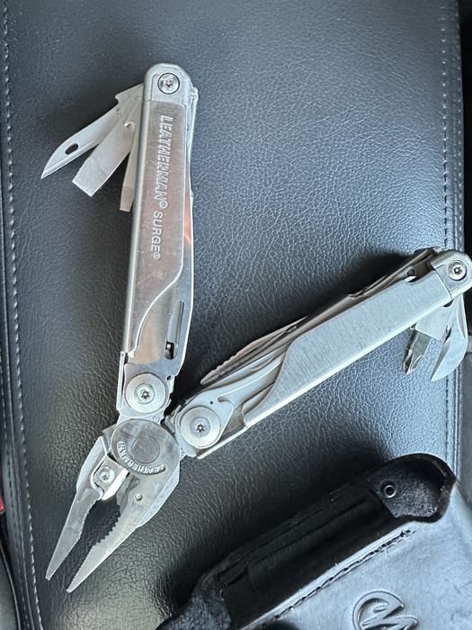Multitool Leatherman Surge