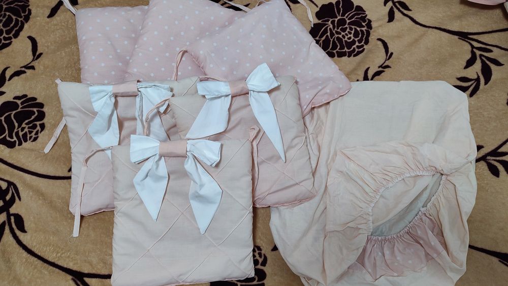 Бортики у ліжечко