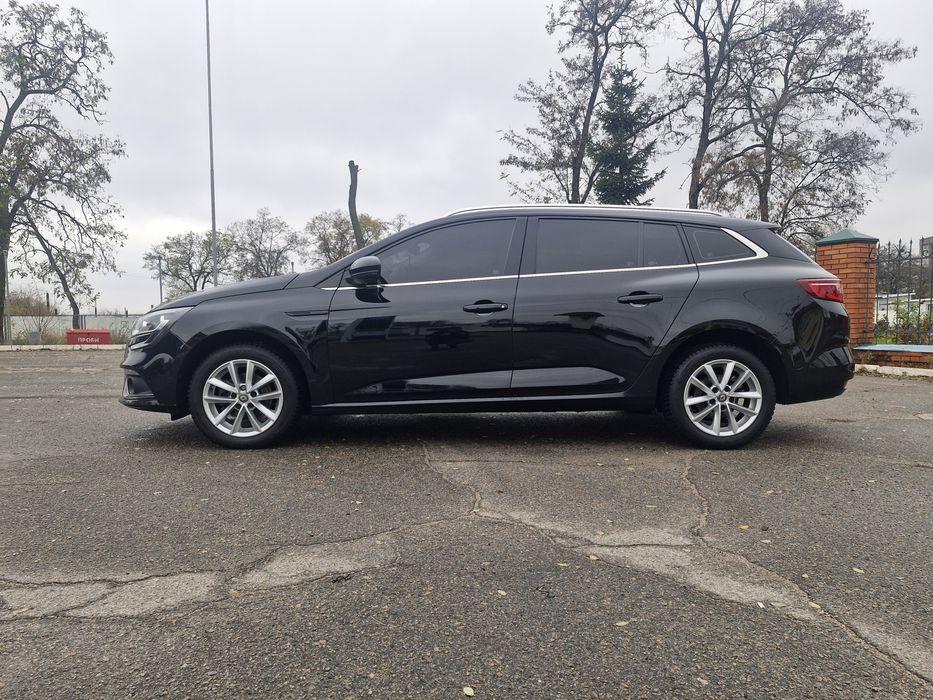 Renault Megane 4  2018 дизель 1.5 в шикарном состоянии !