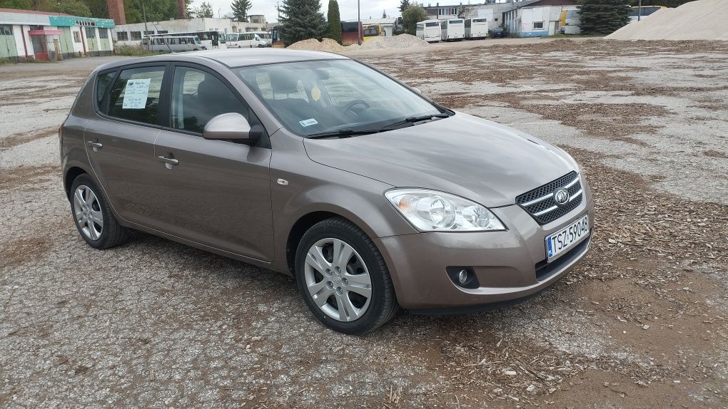 Kia Cee'd 1.4 Benzyna z 2009r klimatyzacja
