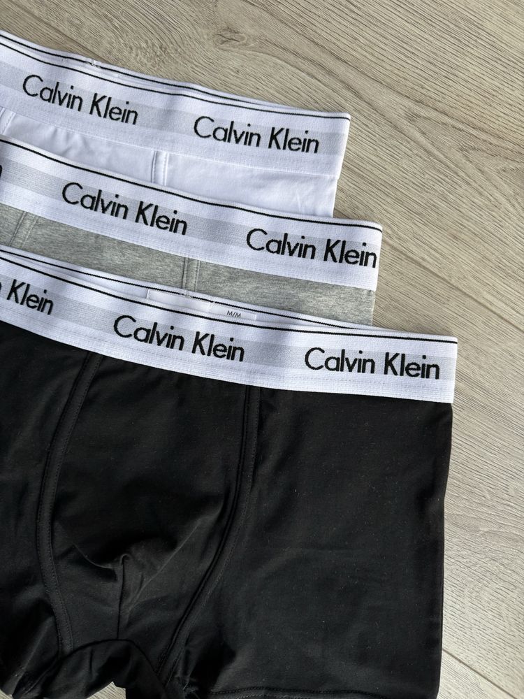 Білизна Calvin Klein