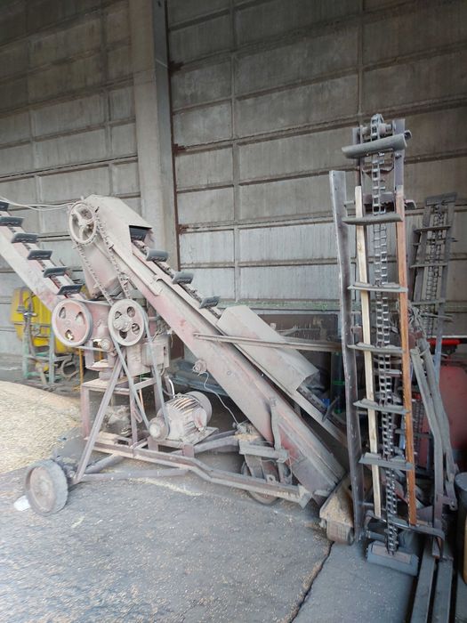 Продам зернопогрущик Зм 60