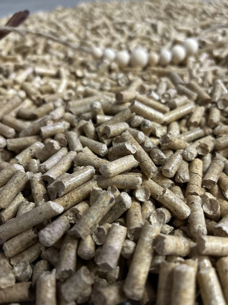 Zwirek pellet drewniany 25 kg