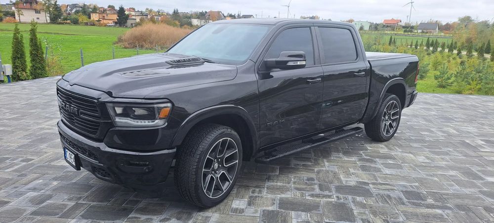Dodge RAM Ram 1500 Laramie Black Crew Cab 4x4