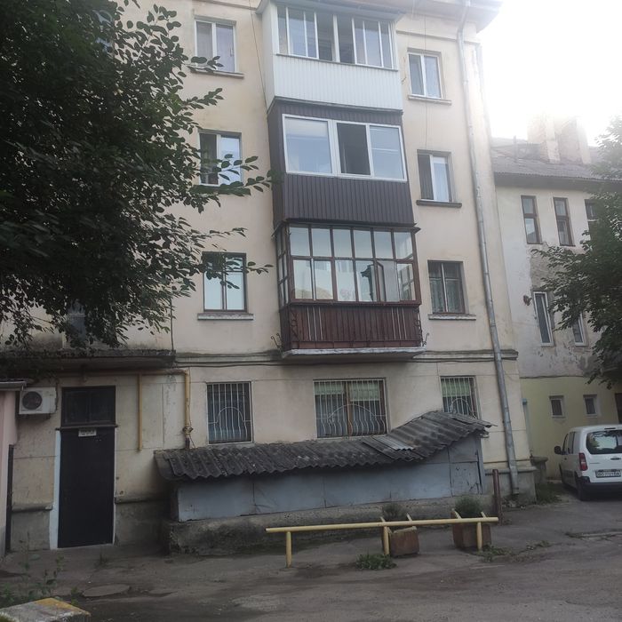 Трьохкімнамнатна квартира на шопена