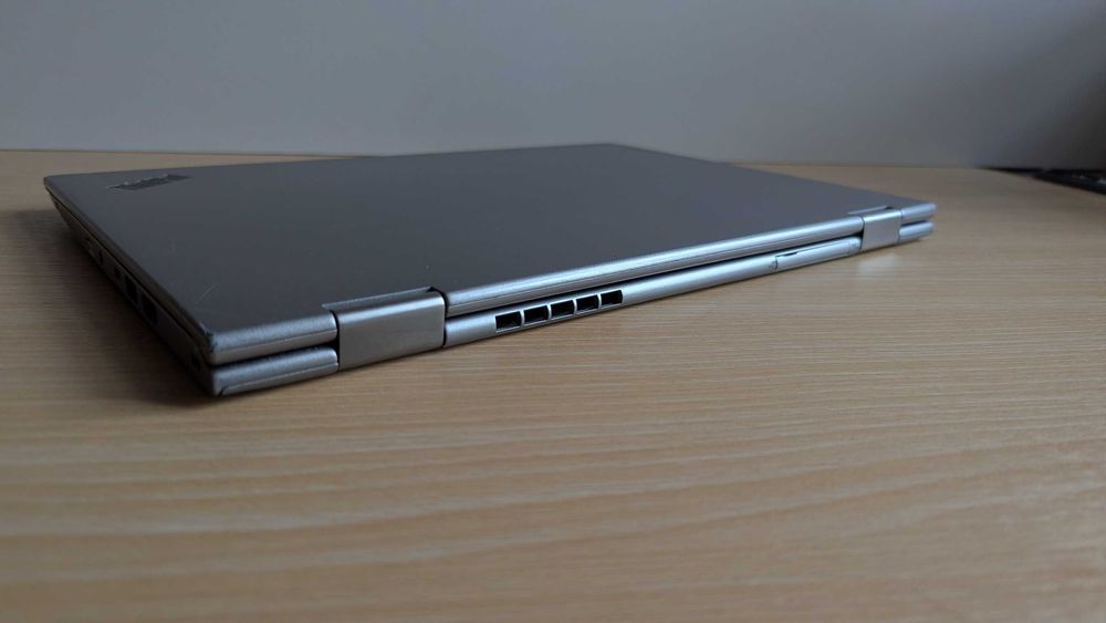 Сріблястий трансформер Lenovo ThinkPad X1 Yoga 3th на i7 з LTE-модемом