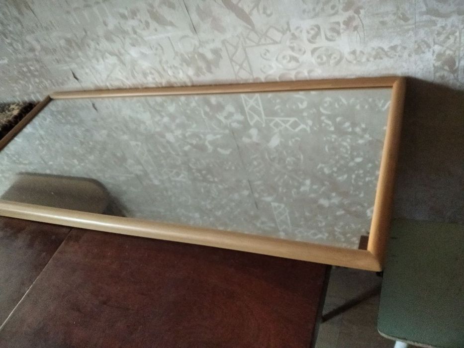 Продам зеркало в раме