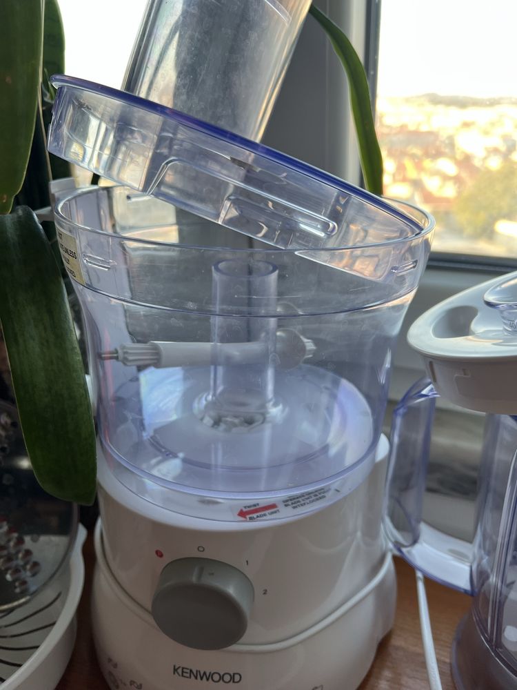 Robot de cozinha kenwood pouco usado