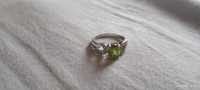 Серебряное кольцо с зелёным камнем