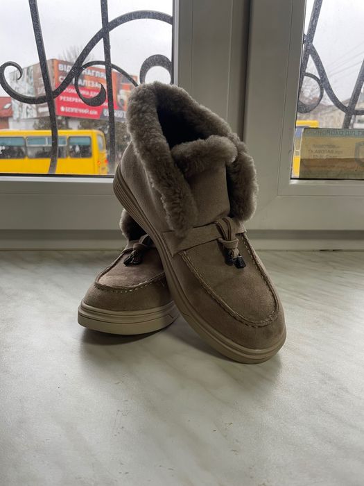 Зимові черевики , ідеальний стан