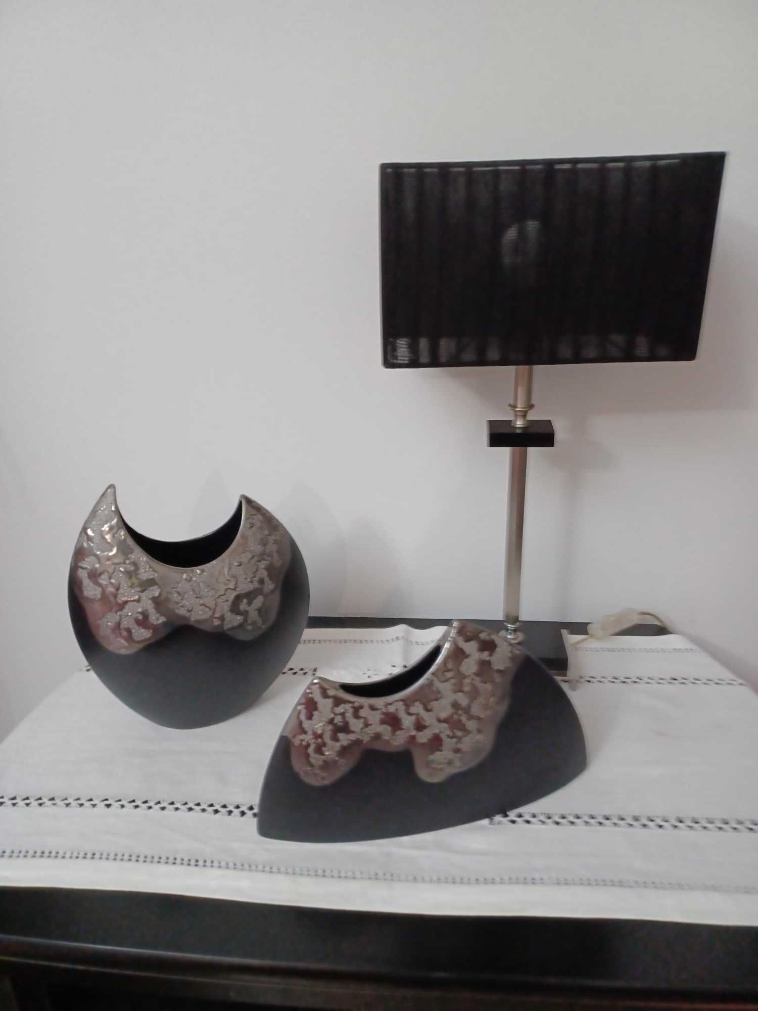 2 Peças Decorativas em tons preto e prateado
