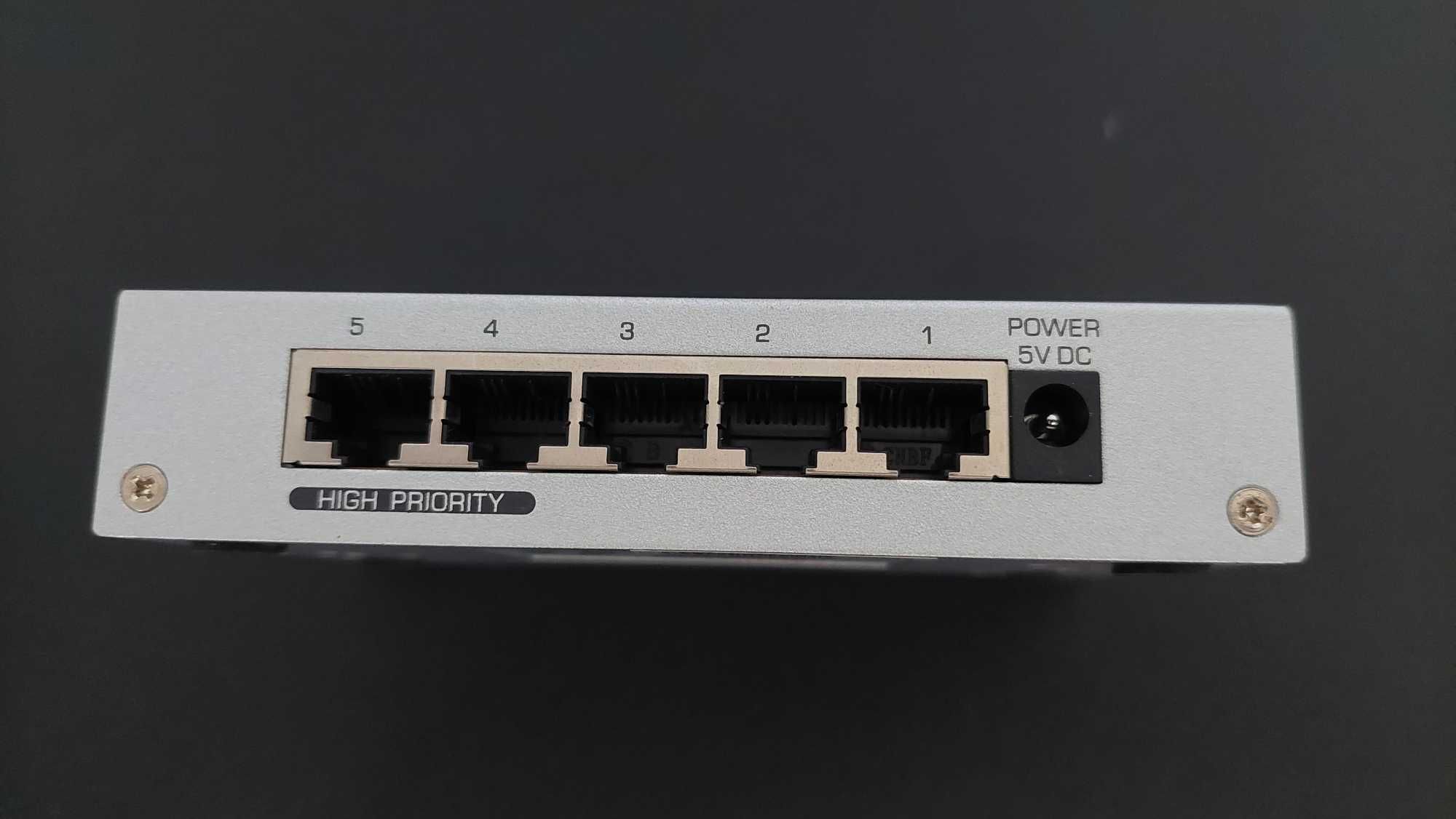 Switch Ethernet 4 Portas ZyXEL ES-105A V2