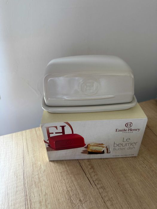 Emile Henry- maselnica ceramiczna, kremowa