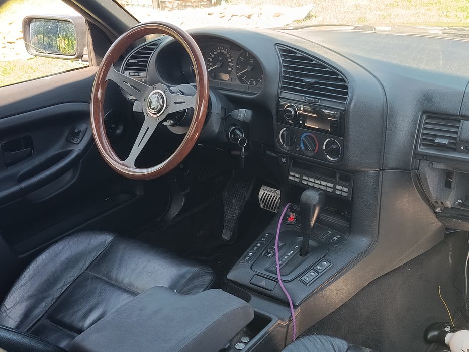 328 LPG cabrio technoviolet automat