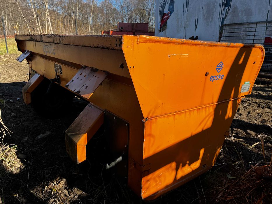 Piaskarki ciągnikowe napęd z koła