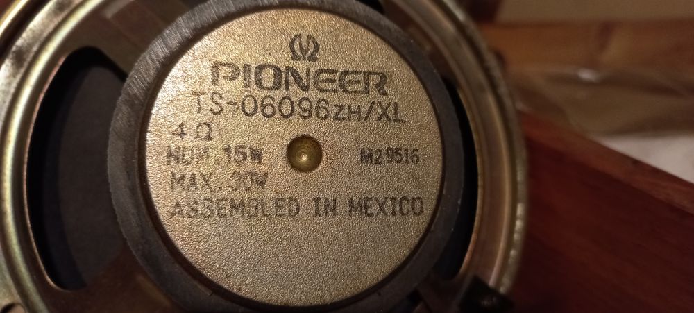 Dwa głośniczki 15 Wat