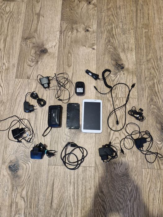 Elektronika tablet smartfon Samsung aparat polaroid ładowarki Nokia LG