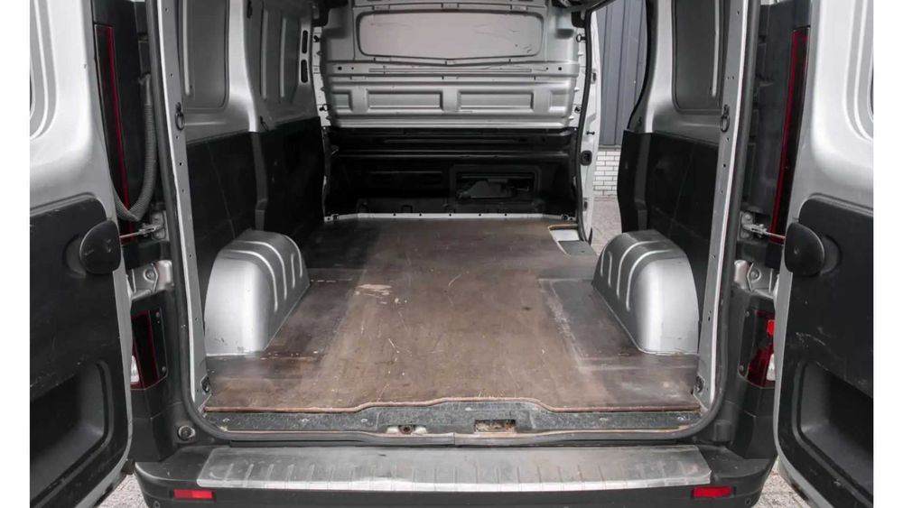 Wypożyczalnia wynajem aut dostawczych Renault Trafic BEZ LIMITU KM