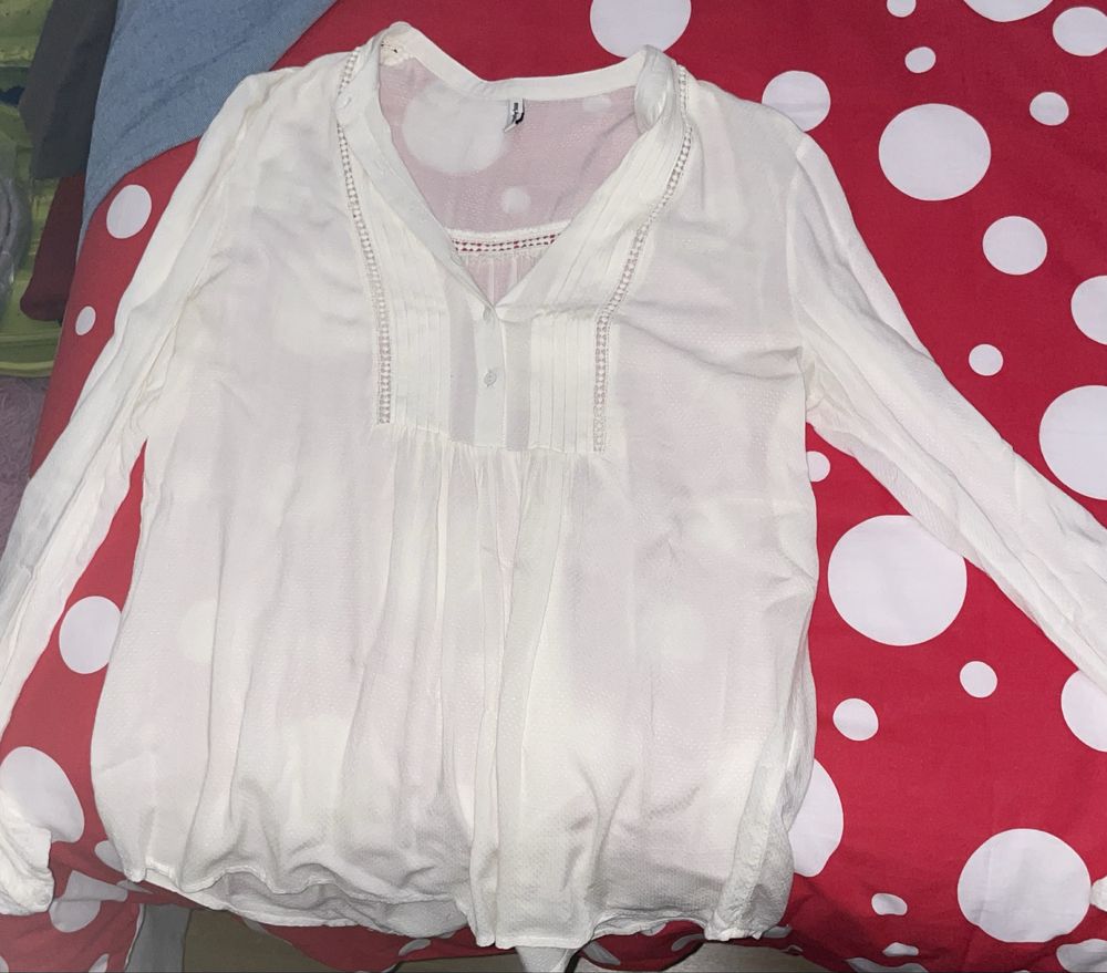Blusa branca stradivarius