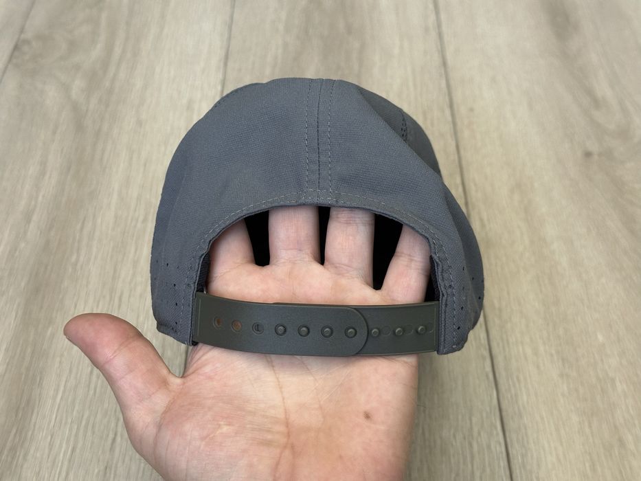 Кепка сіра Nike Dri fit