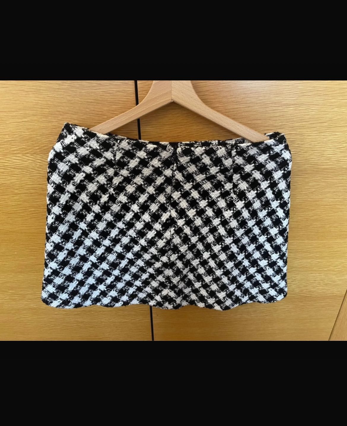 Saia curta marca Zara