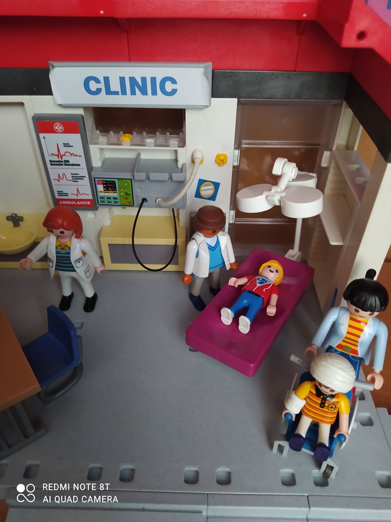 Szpital Playmobil.