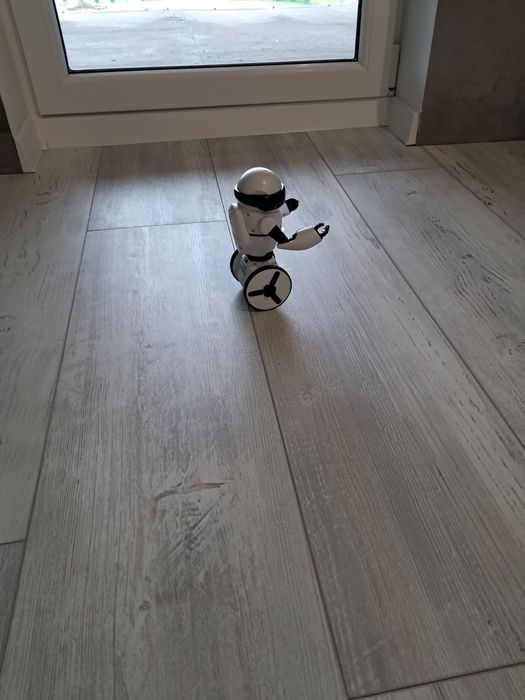 Wow Wee- Mip- robot reagujący na gesty