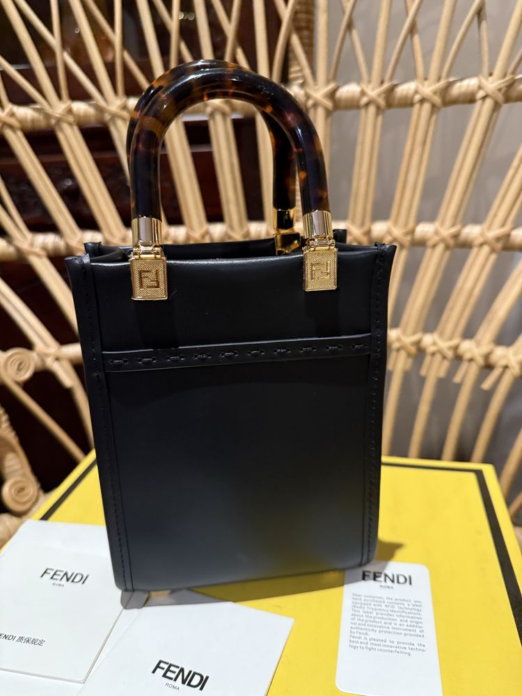 Torebka Fendi czarna