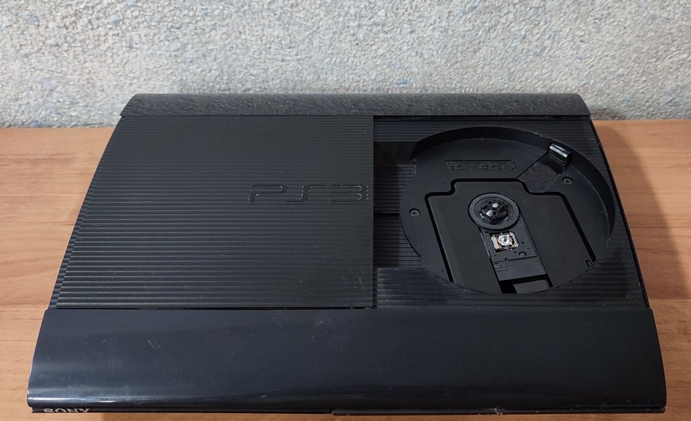 Playstation 3 super slim 500GB