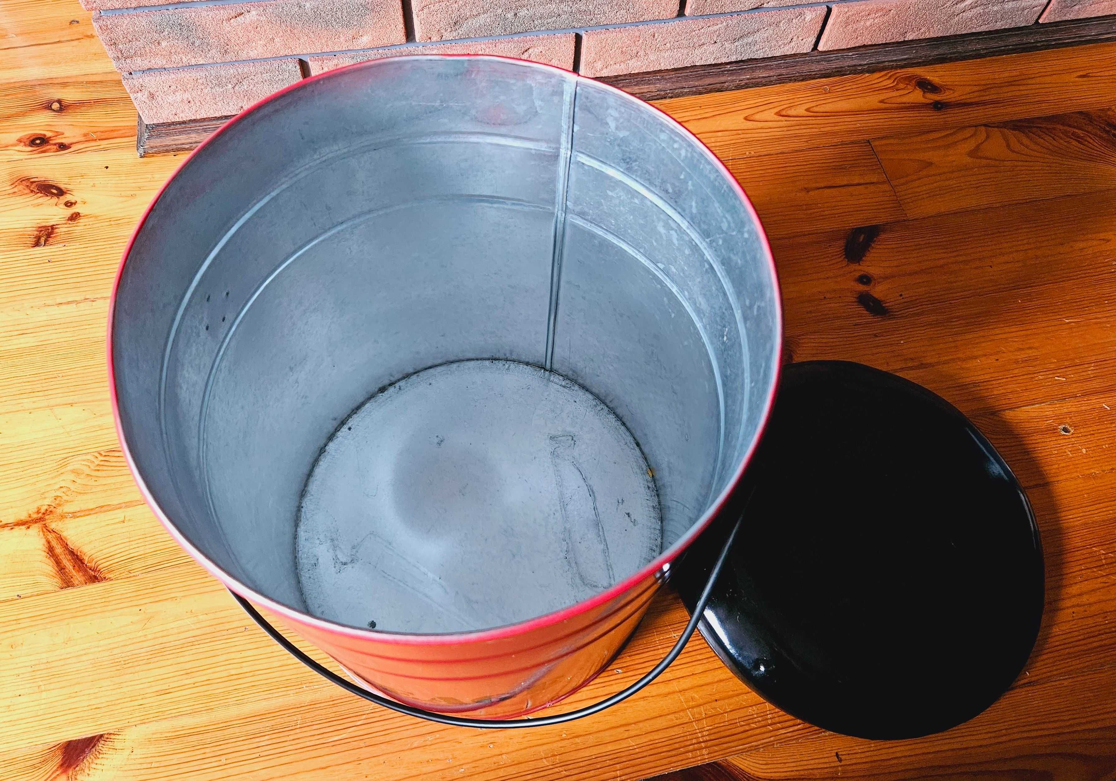 Meble VOX - stylizowany, metalowy pojemnik - puf Basket czerwony